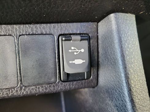 Used 2015 Toyota Corolla LE image 20