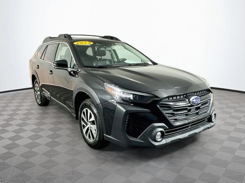 Used 2024 Subaru Outback Premium AWD/4WD image 3