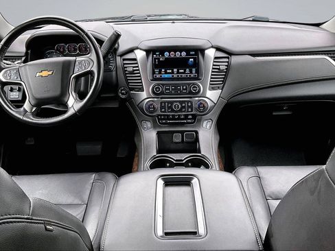 Used 2020 Chevrolet Tahoe LT w/ Luxury Package AWD/4WD image 17