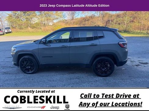 Used 2023 Jeep Compass Altitude image 9