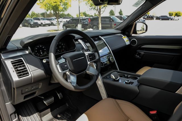 New 2026 Land Rover Discovery Limited Edition AWD/4WD image 3