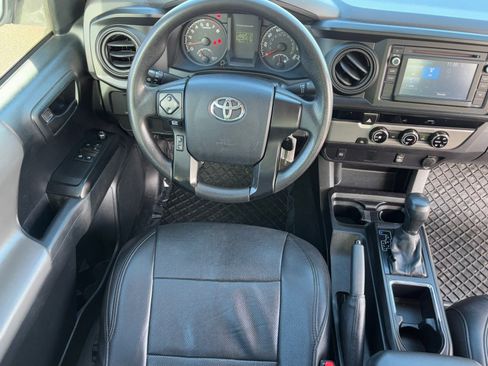 Used 2016 Toyota Tacoma SR image 13