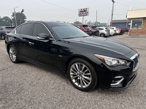 Used 2019 INFINITI Q50 Luxe w/ Essential Package (3.0T Luxe) AWD/4WD image 3