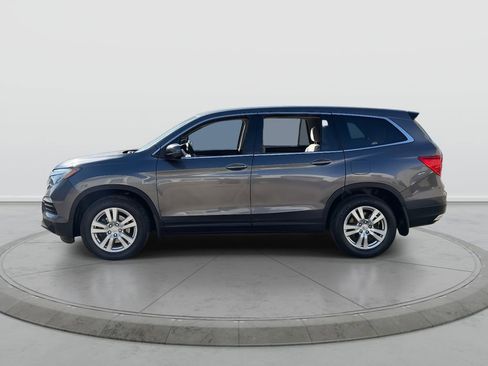 Used 2018 Honda Pilot LX image 4