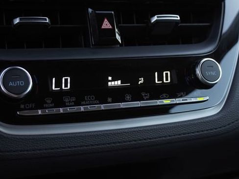 Used 2026 Toyota Corolla Cross XLE FWD image 26