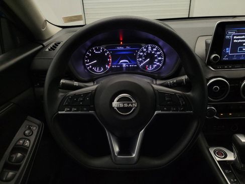 Used 2024 Nissan Sentra SV FWD image 22
