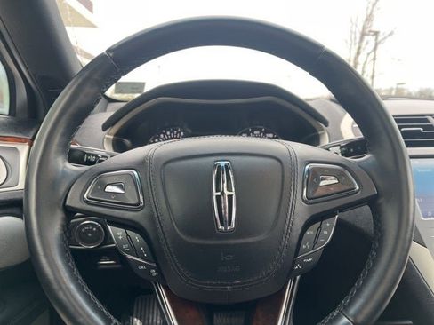 Used 2020 Lincoln MKZ Reserve w/ Luxury Package image 27