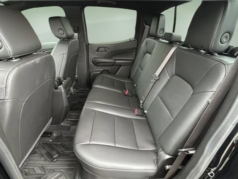 Used 2025 Chevrolet Colorado Trail Boss AWD/4WD image 19