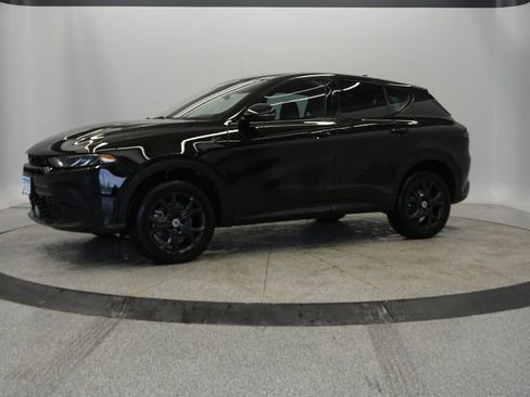 Used 2024 Dodge Hornet GT w/ GT Blacktop Package image 2