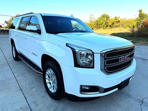 Used 2019 GMC Yukon XL SLE image 1