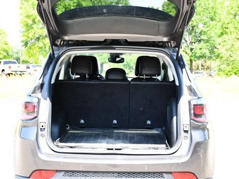 Used 2022 Jeep Compass Limited w/ Sun and Sound Group AWD/4WD image 23