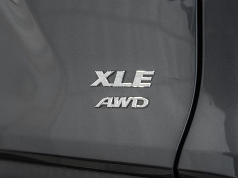Used 2022 Toyota RAV4 XLE image 6
