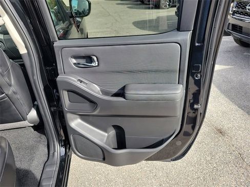 Used 2024 Nissan Frontier SL w/ Technology Package image 31