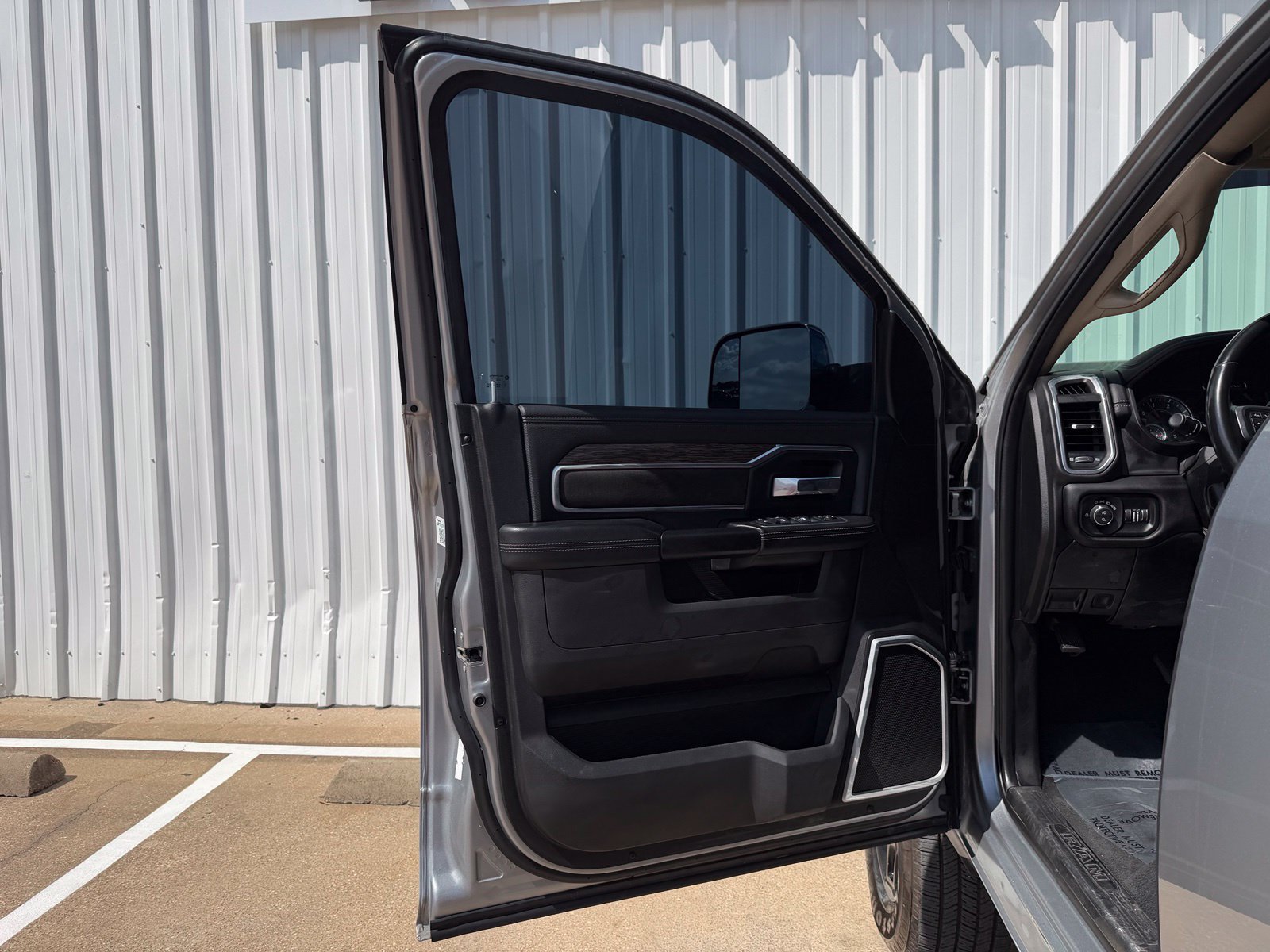 Used 2021 RAM 3500 Laramie AWD/4WD image 19