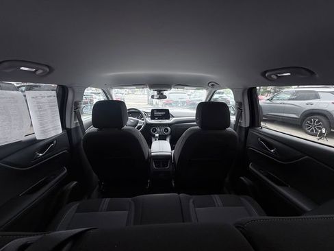 Used 2025 Chevrolet Blazer LT FWD image 37