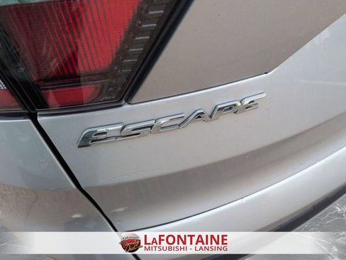 Used 2018 Ford Escape SE w/ SE Sync 3 Package image 10