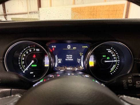 Used 2023 Jeep Wrangler Unlimited Sahara image 15