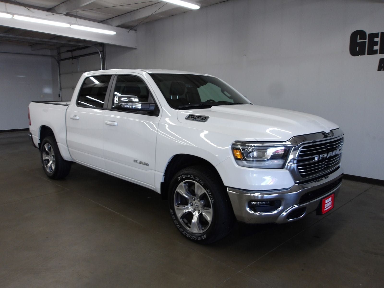 Used 2024 RAM 1500 Laramie AWD/4WD image 4