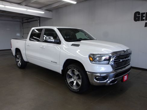 Used 2024 RAM 1500 Laramie AWD/4WD image 4