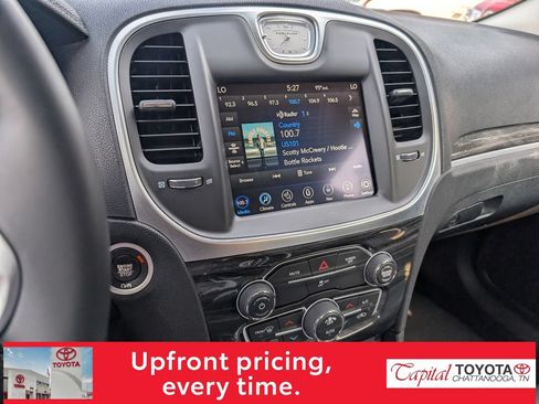 Used 2018 Chrysler 300 Touring L RWD image 20