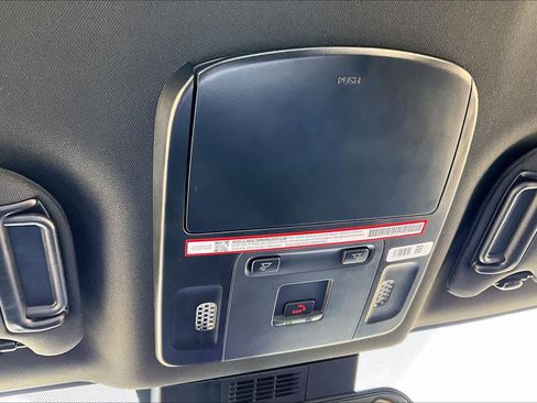 Used 2025 Toyota Camry SE image 30