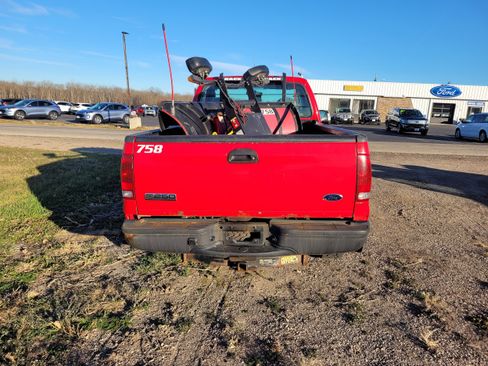 Used 2006 Ford F250 XLT image 3