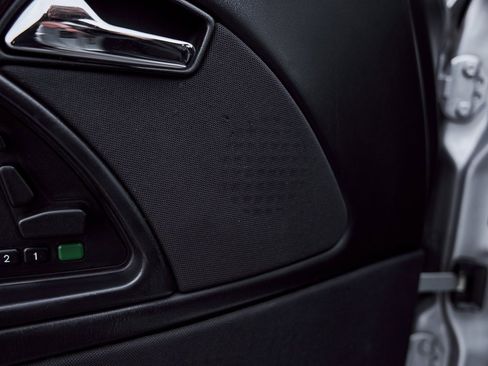 Used 2002 Mercedes-Benz SL 500 w/ SL2 Option Pkg image 31