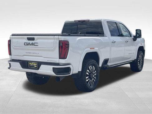 Used 2024 GMC Sierra 2500 Denali Ultimate AWD/4WD image 3