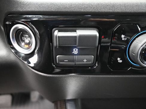 Used 2022 Chevrolet Silverado 1500 LT Trail Boss w/ Convenience Package II AWD/4WD image 19
