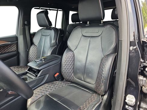Used 2022 Jeep Grand Cherokee Summit w/ Luxury Tech Group V AWD/4WD image 15