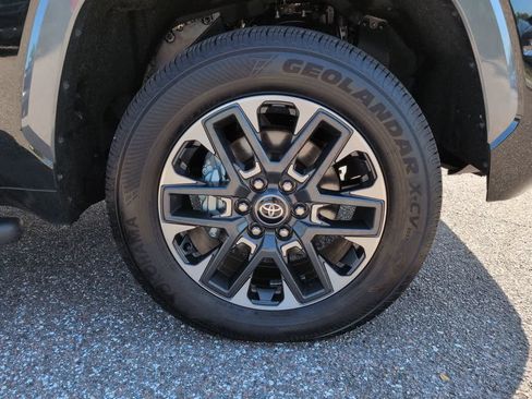 Used 2026 Toyota Tundra Limited AWD/4WD image 11