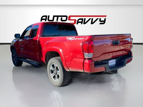 Used 2016 Toyota Tacoma TRD Sport RWD image 5