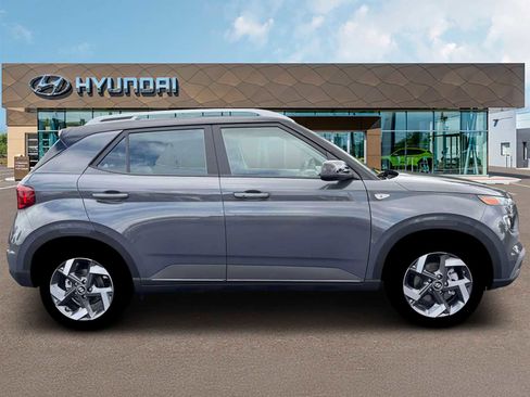 New 2026 Hyundai Venue SEL FWD image 9