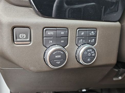Certified 2024 GMC Sierra 2500 SLT w/ SLT Premium Package image 28