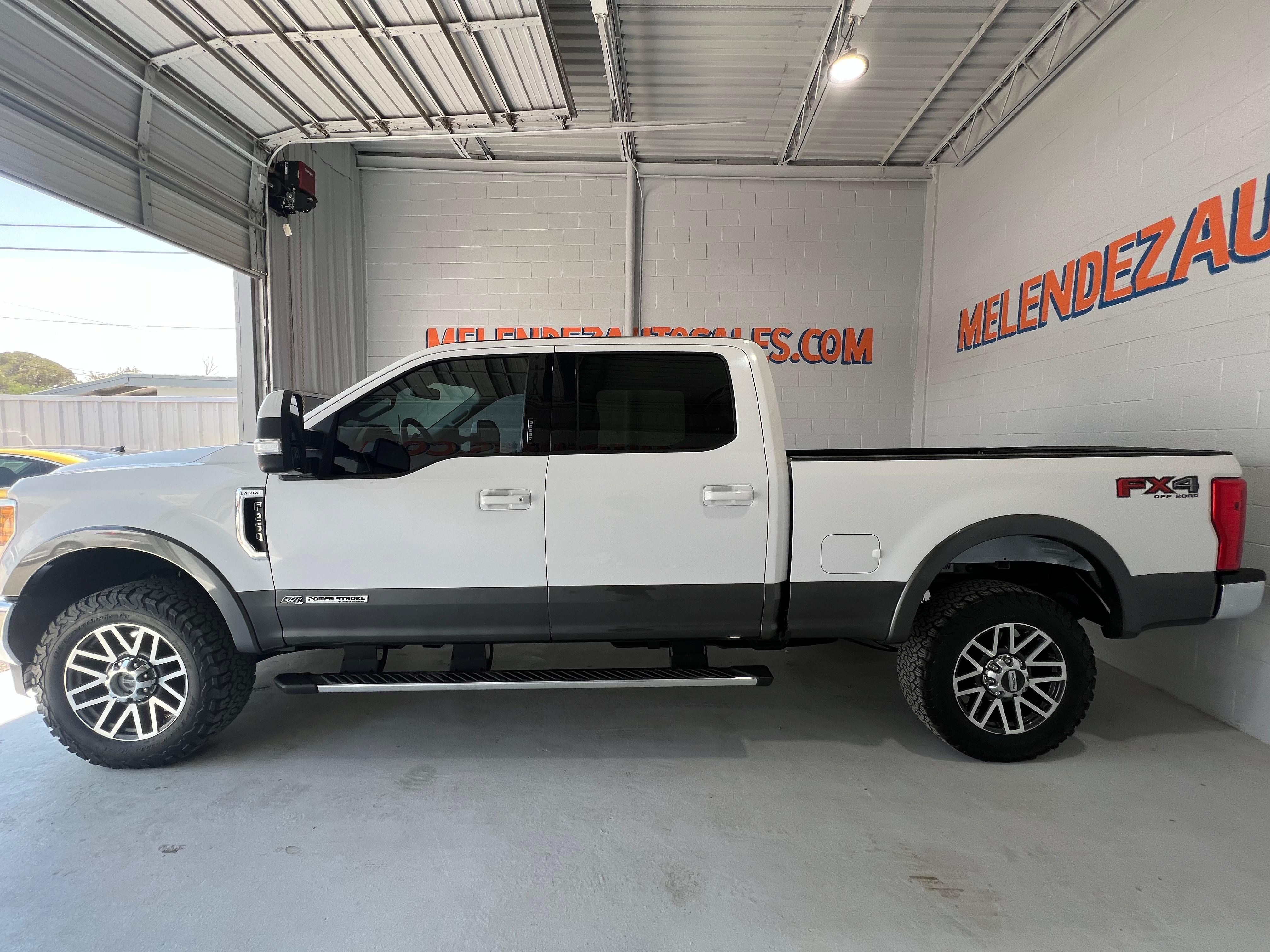 Used 2017 Ford F250 Lariat w/ Lariat Value Package AWD/4WD image 2