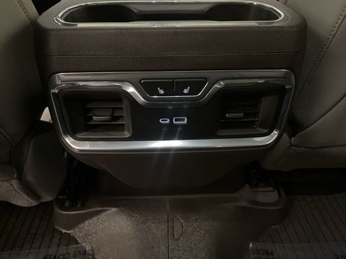 Used 2022 Chevrolet Silverado 1500 LTZ w/ LTZ Premium Package AWD/4WD image 15