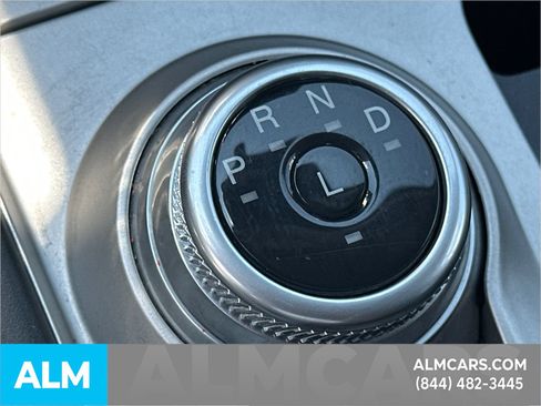 Used 2024 Ford Explorer XLT RWD image 38