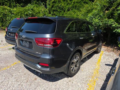 Used 2019 Kia Sorento EX FWD image 2