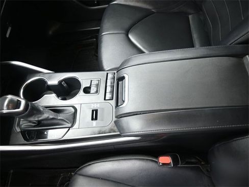 Used 2022 Toyota Highlander XLE image 31