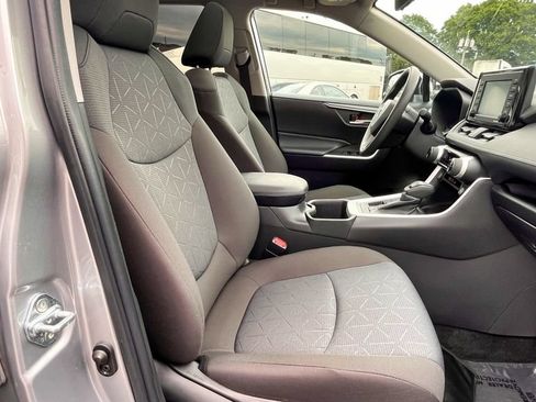 Used 2022 Toyota RAV4 XLE w/ Convenience Package AWD/4WD image 27