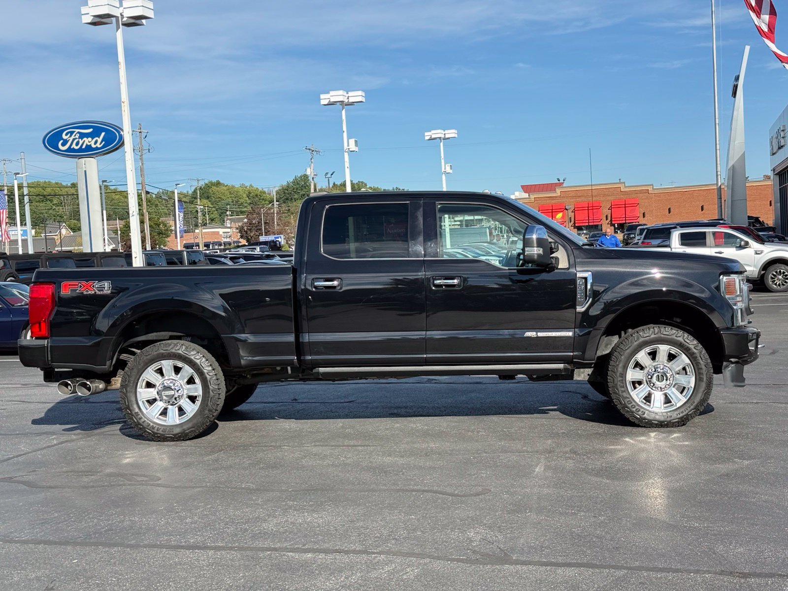 Used 2020 Ford F350 Platinum w/ FX4 Off-Road Package AWD/4WD image 3
