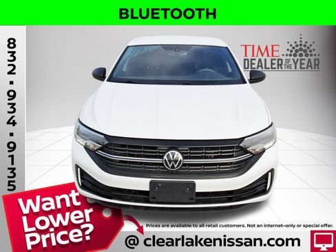 Used 2023 Volkswagen Jetta Sport image 2