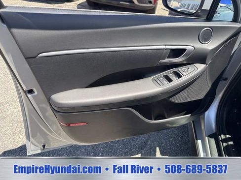 Used 2025 Hyundai Sonata SE FWD image 16