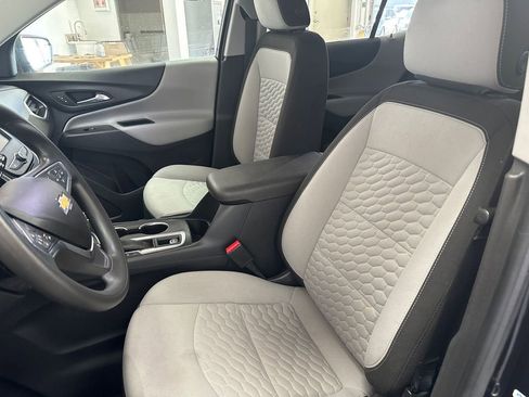 Used 2020 Chevrolet Equinox LS w/ LS Convenience Package image 9