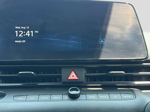 Certified 2025 Hyundai Elantra SEL FWD image 21