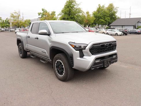 Used 2024 Toyota Tacoma TRD Off-Road w/ TRD Off Road Upgrade Package AWD/4WD image 3