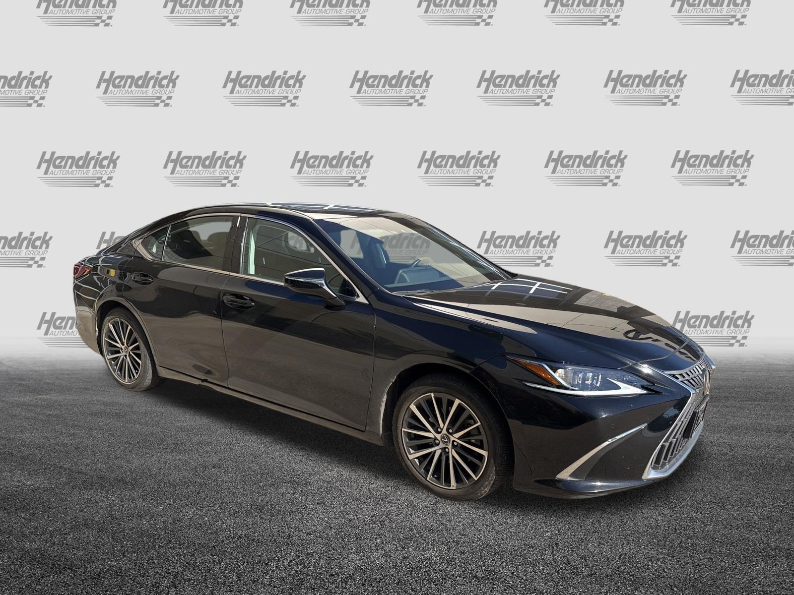 Used 2023 Lexus ES 350 w/ Premium Package FWD image 2