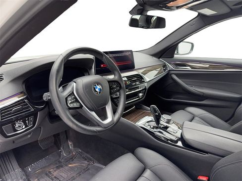 Used 2022 BMW 530i w/ Convenience Package image 16