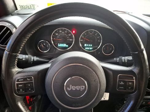 Used 2018 Jeep Wrangler Unlimited Sport w/ Connectivity Group AWD/4WD image 15