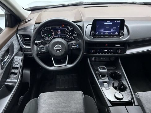 Used 2023 Nissan Rogue SV AWD/4WD image 14